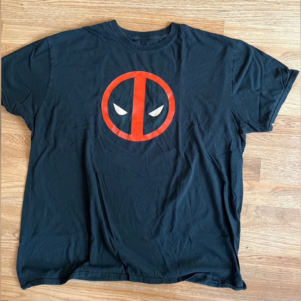 Authentic Marvel Men's Deadpool T-Shirt Face Logo Graphic  Size 2XL Classic Logo